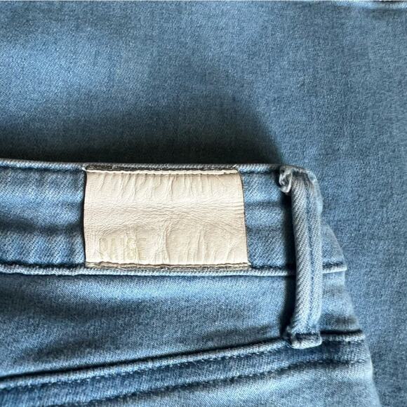 Paige Women’s Genevieve Light Wash High Rise Stretch Bell Bottom Flared Jeans 30 - Picture 8 of 12